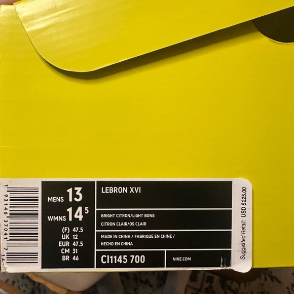 Nike LeBron 16 Harlem Fashion Row Size 13 shoes. - Picture 9 of 9